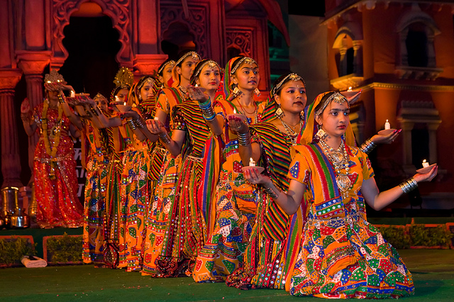 navratri-garba-2013-festival-in-india